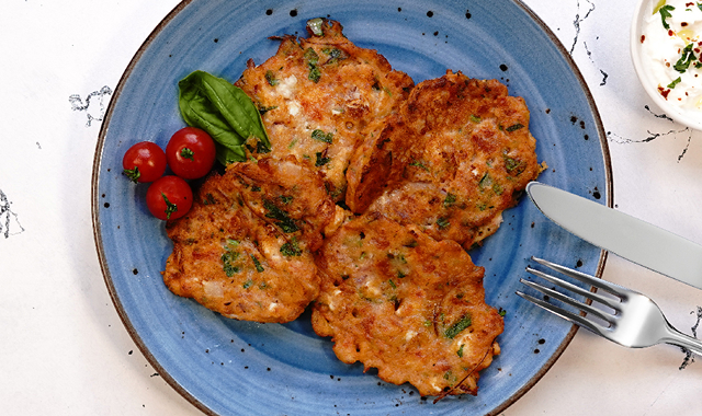 Томатные оладьи по-гречески в аэрогриле