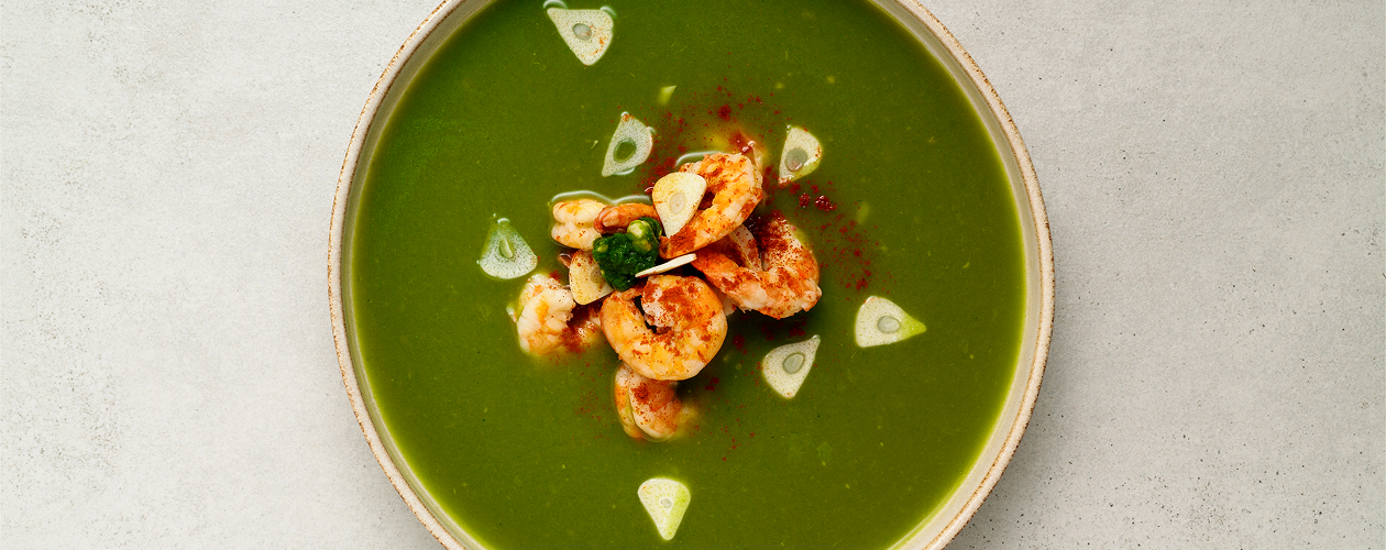 Суп с креветками и песто