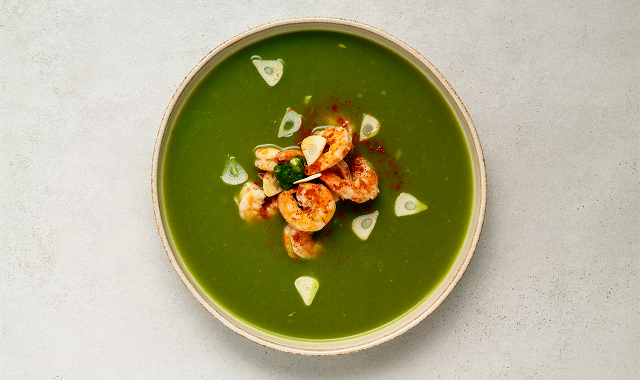 Суп с креветками и песто