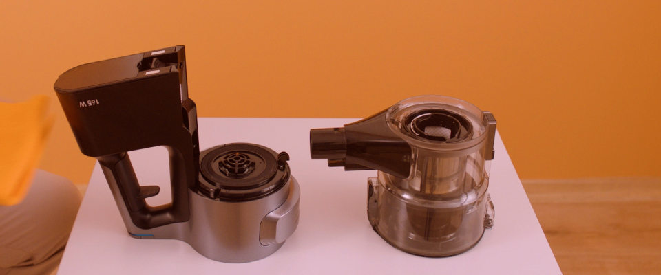 Аккумулятор и контейнер пылесоса Grundig