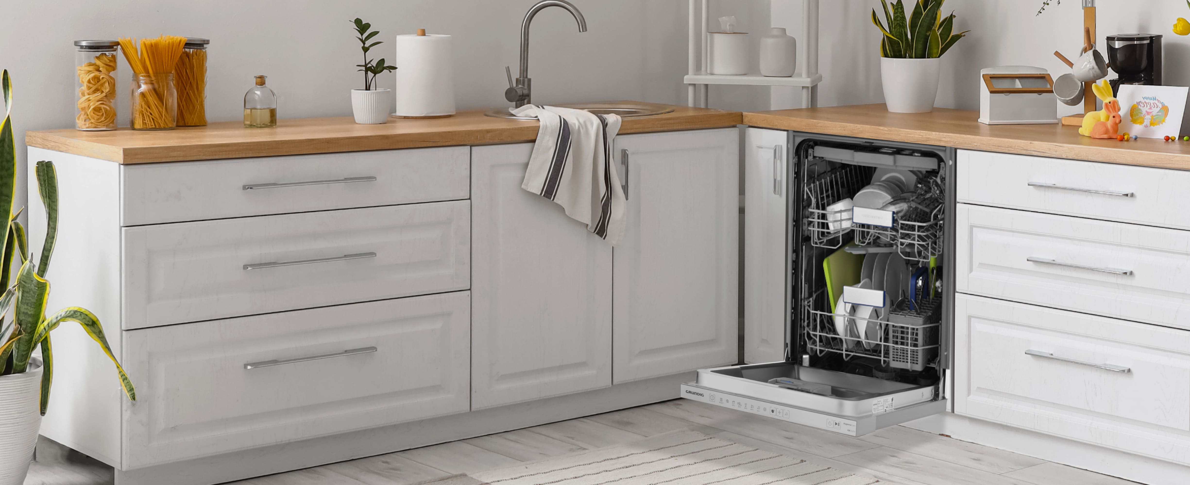 Посудомоечная машина Grundig GSVP4051Q в интерьере кухни